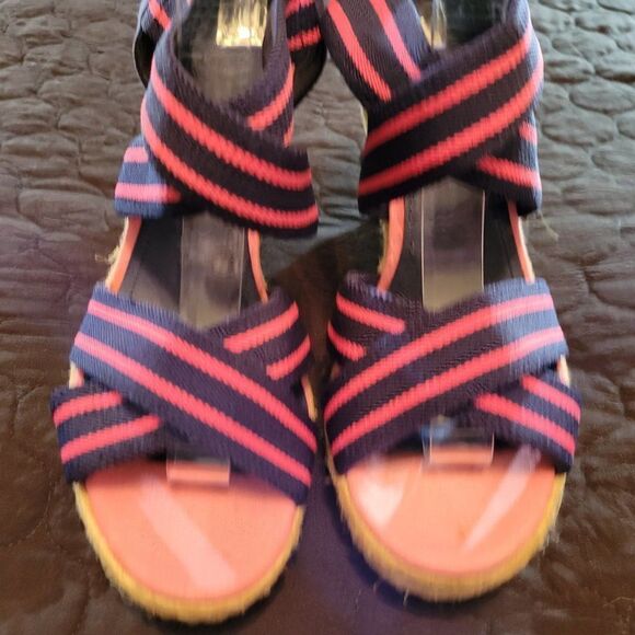 H&M WEDGE STYLE OPEN TOE ANKLE STRAP SANDAL - Picture 2 of 15